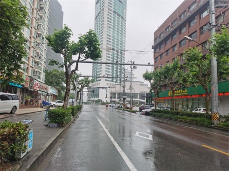 上海浦东塘桥蓝村路16-20号，总800平商业出租，10开间可分租