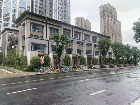 上海真如板块潮州路199弄，商业小独栋，现空置中，预估年租金360万，业主急用钱诚意出售